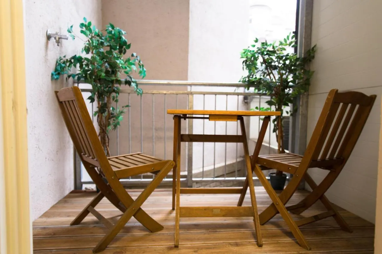Vienna Flair By Family & Home